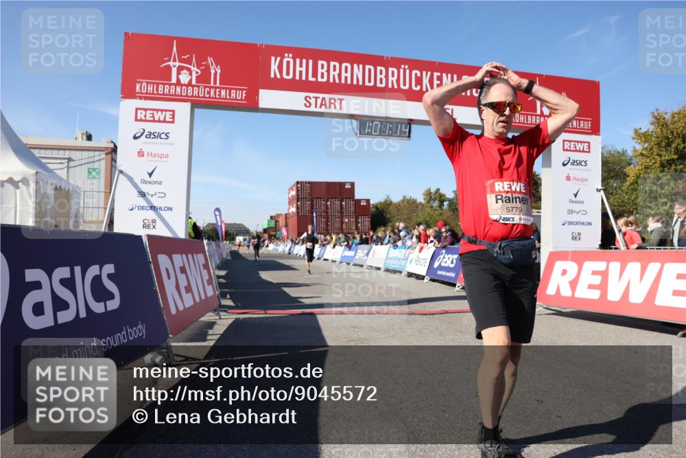 03.10.2025 - Köhlbrandbrückenlauf Lena Gebhardt http://msf.ph/oto/9045572 03.10.2025 13:01:15 Ziel 4039, 4737, 5779, 6307, 6614 meine-sportfotos.de