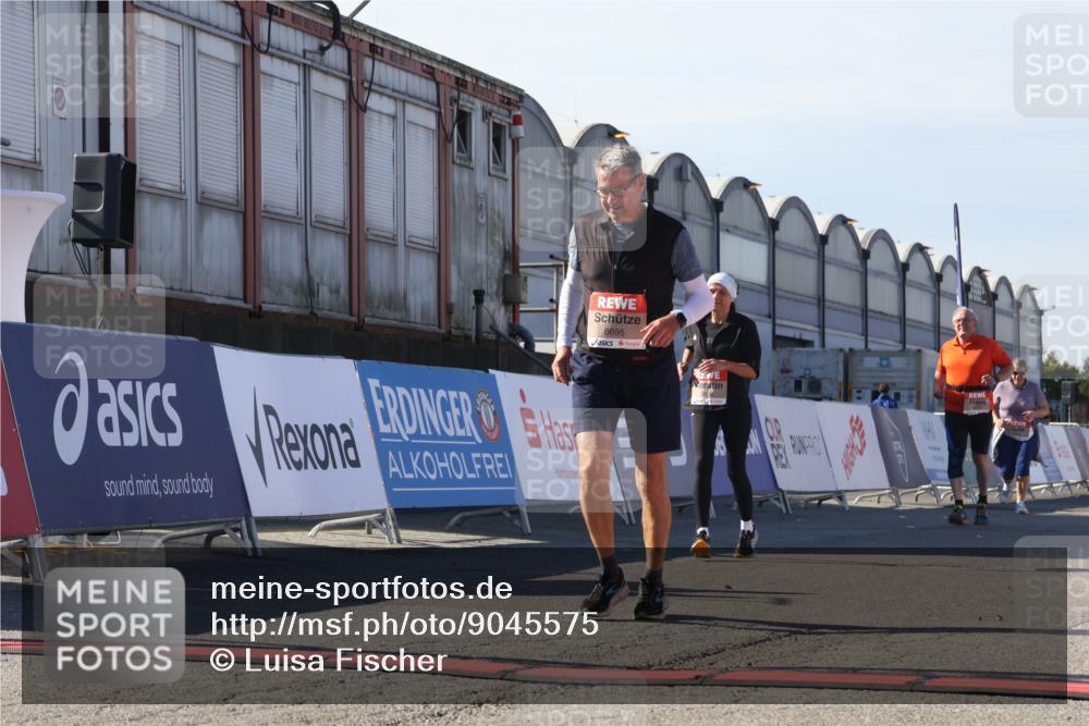 03.10.2025 - Köhlbrandbrückenlauf Luisa Fischer http://msf.ph/oto/9045575 03.10.2025 13:45:19 Ziel 5015, 5600, 6264, 6695 meine-sportfotos.de