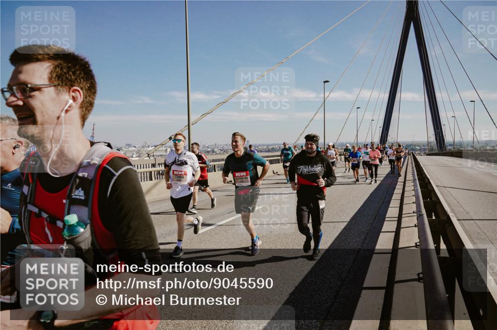 03.10.2025 - Köhlbrandbrückenlauf Michael Burmester http://msf.ph/oto/9045590 03.10.2025 12:28:01 Position 1 552 meine-sportfotos.de