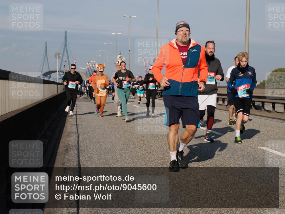 03.10.2025 - Köhlbrandbrückenlauf Fabian Wolf http://msf.ph/oto/9045600 03.10.2025 09:57:56 Position 3 1, 2, 3645, 3644 meine-sportfotos.de