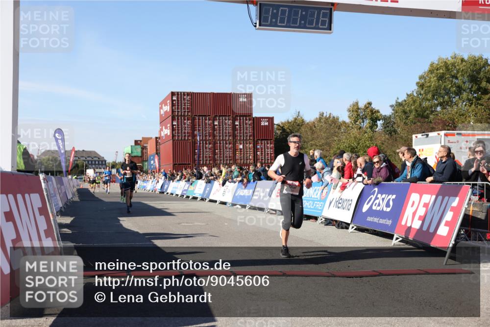 03.10.2025 - Köhlbrandbrückenlauf Lena Gebhardt http://msf.ph/oto/9045606 03.10.2025 13:01:17 Ziel 4039, 4737, 5779, 5915, 6307, 6614 meine-sportfotos.de