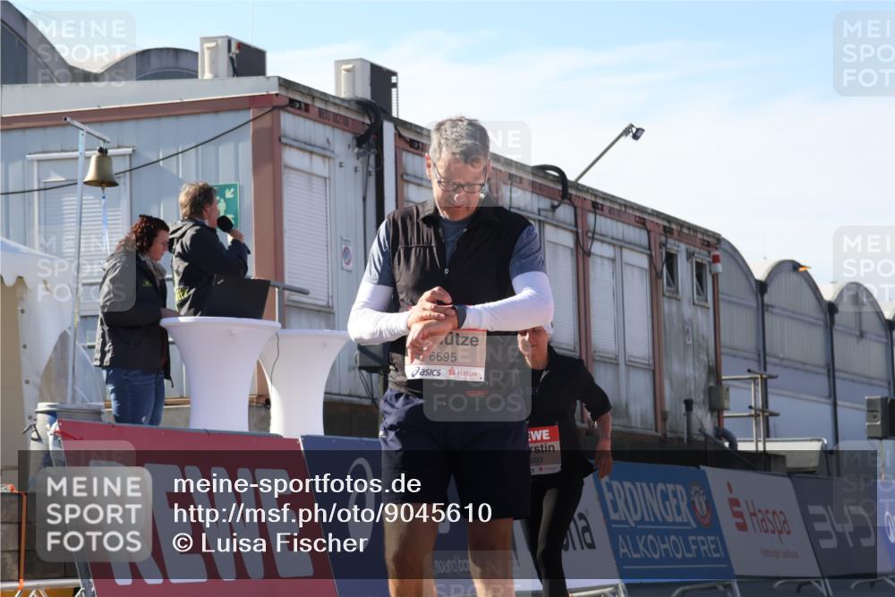 03.10.2025 - Köhlbrandbrückenlauf Luisa Fischer http://msf.ph/oto/9045610 03.10.2025 13:45:22 Ziel 9148, 5015, 5223, 5600, 5999, 6264, 6695 meine-sportfotos.de