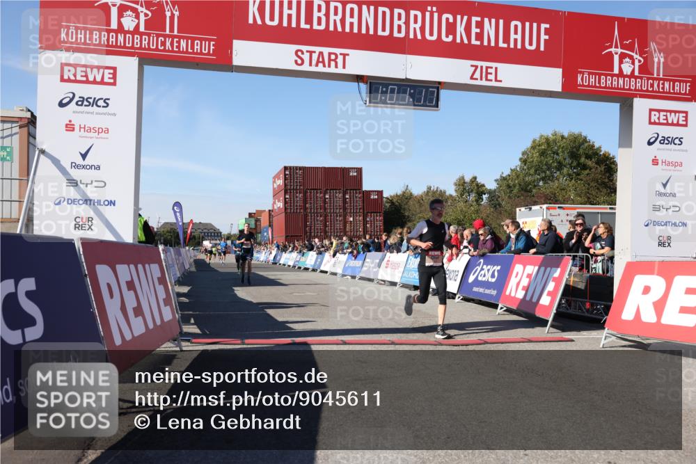 03.10.2025 - Köhlbrandbrückenlauf Lena Gebhardt http://msf.ph/oto/9045611 03.10.2025 13:01:17 Ziel 4039, 4737, 5779, 5915, 6307, 6614 meine-sportfotos.de