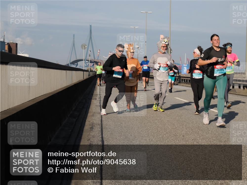 03.10.2025 - Köhlbrandbrückenlauf Fabian Wolf http://msf.ph/oto/9045638 03.10.2025 09:57:58 Position 3 3, 1289, 1711, 1773 meine-sportfotos.de
