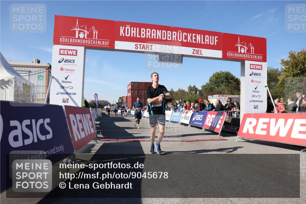 03.10.2025 - Köhlbrandbrückenlauf Lena Gebhardt http://msf.ph/oto/9045678 03.10.2025 13:01:21 Ziel 4199, 4304, 4737, 5915, 6187, 6307, 6614, 6775 meine-sportfotos.de