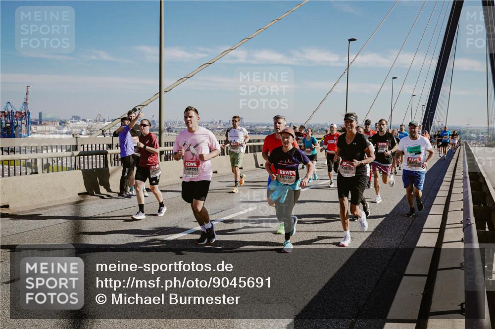 03.10.2025 - Köhlbrandbrückenlauf Michael Burmester http://msf.ph/oto/9045691 03.10.2025 12:28:09 Position 1 5874, 4593 meine-sportfotos.de