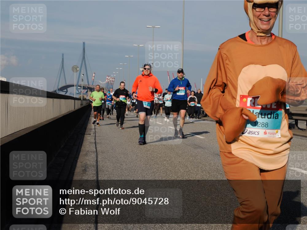 03.10.2025 - Köhlbrandbrückenlauf Fabian Wolf http://msf.ph/oto/9045728 03.10.2025 09:58:02 Position 3 288 meine-sportfotos.de