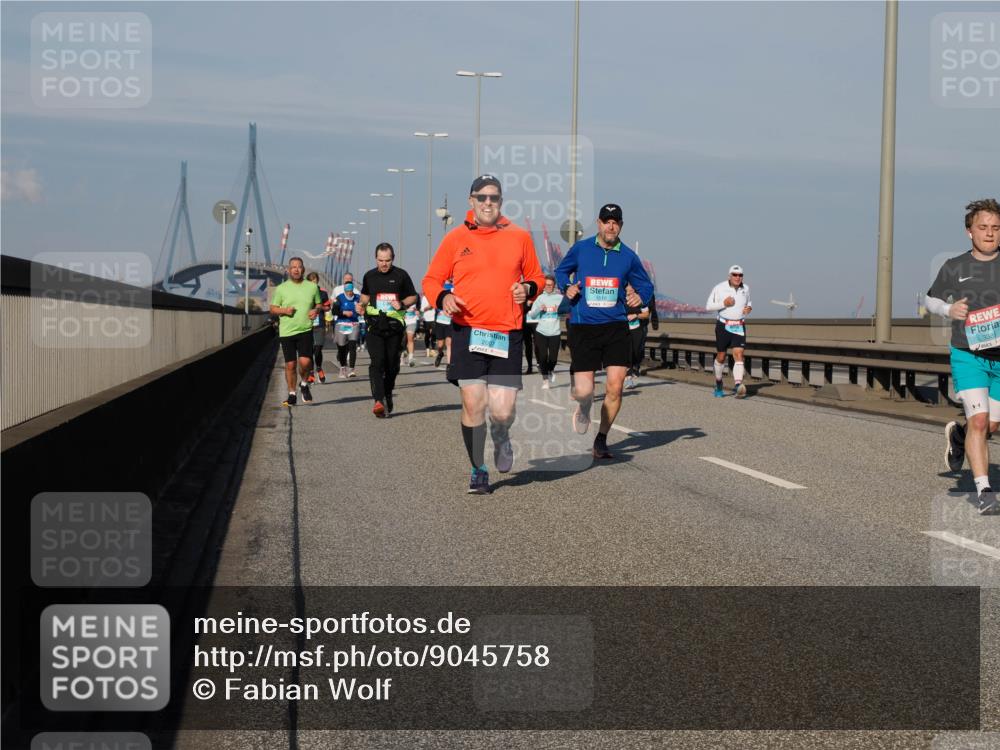 03.10.2025 - Köhlbrandbrückenlauf Fabian Wolf http://msf.ph/oto/9045758 03.10.2025 09:58:03 Position 3 2007, 1510, 3381 meine-sportfotos.de