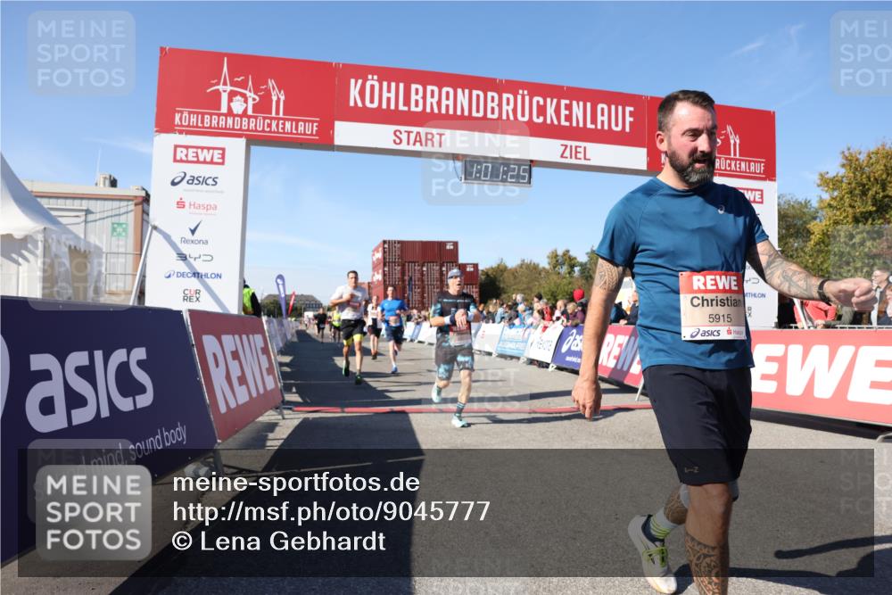 03.10.2025 - Köhlbrandbrückenlauf Lena Gebhardt http://msf.ph/oto/9045777 03.10.2025 13:01:26 Ziel 4073, 4199, 4219, 4284, 4292, 4304, 4737, 5424, 5915, 6187, 6307, 6775 meine-sportfotos.de