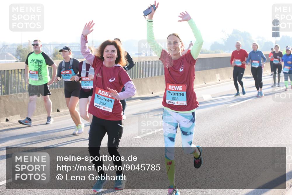 03.10.2025 - Köhlbrandbrückenlauf Lena Gebhardt http://msf.ph/oto/9045785 03.10.2025 09:27:54 Position 1 3389, 2554, 2533 meine-sportfotos.de