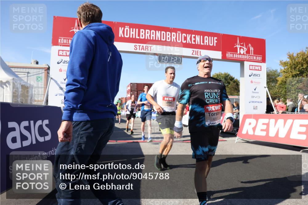 03.10.2025 - Köhlbrandbrückenlauf Lena Gebhardt http://msf.ph/oto/9045788 03.10.2025 13:01:27 Ziel 4073, 4199, 4219, 4284, 4292, 4304, 5424, 5915, 6187, 6307, 6775, 6801 meine-sportfotos.de