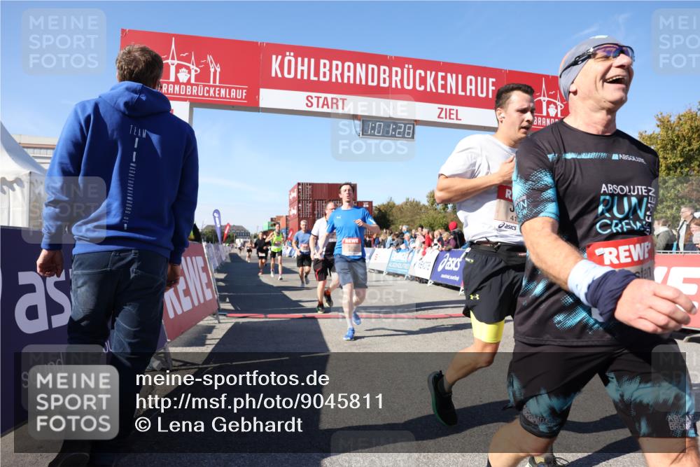 03.10.2025 - Köhlbrandbrückenlauf Lena Gebhardt http://msf.ph/oto/9045811 03.10.2025 13:01:28 Ziel 4073, 4199, 4219, 4220, 4284, 4292, 4304, 5424, 5915, 6187, 6307, 6775, 6801 meine-sportfotos.de