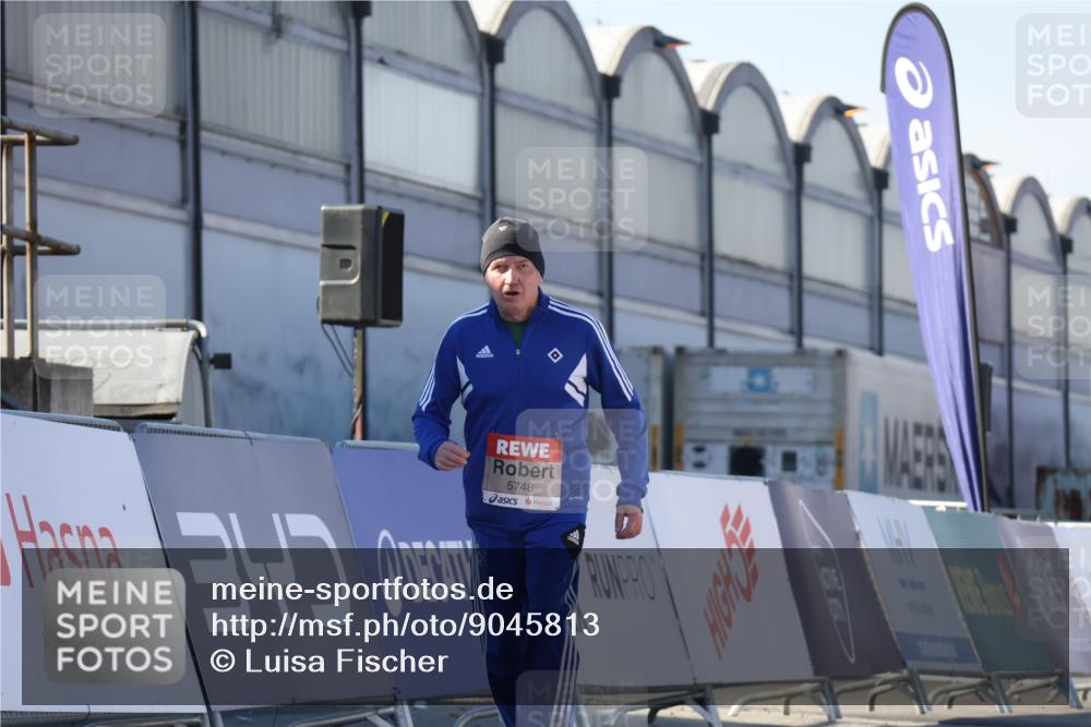 03.10.2025 - Köhlbrandbrückenlauf Luisa Fischer http://msf.ph/oto/9045813 03.10.2025 13:46:07 Ziel 7003, 9130, 4572, 5327, 5748 meine-sportfotos.de