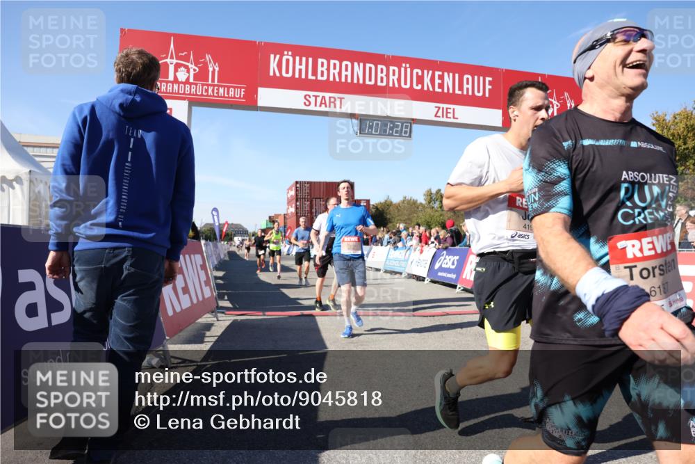 03.10.2025 - Köhlbrandbrückenlauf Lena Gebhardt http://msf.ph/oto/9045818 03.10.2025 13:01:28 Ziel 4073, 4199, 4219, 4220, 4284, 4292, 4304, 5424, 5915, 6187, 6307, 6775, 6801 meine-sportfotos.de