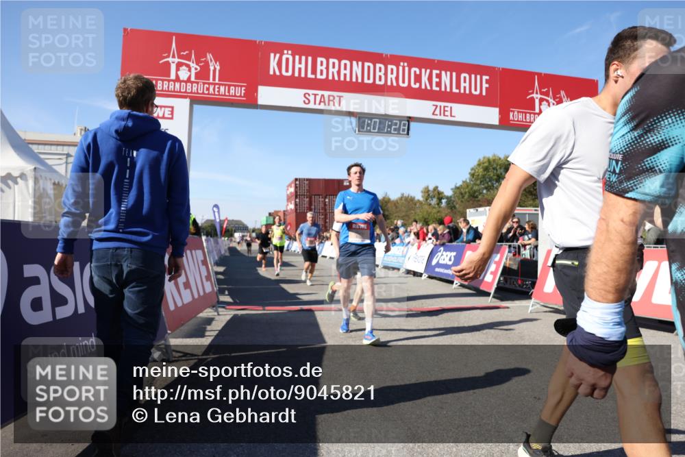 03.10.2025 - Köhlbrandbrückenlauf Lena Gebhardt http://msf.ph/oto/9045821 03.10.2025 13:01:28 Ziel 4073, 4199, 4219, 4220, 4284, 4292, 4304, 5424, 5915, 6187, 6307, 6775, 6801 meine-sportfotos.de