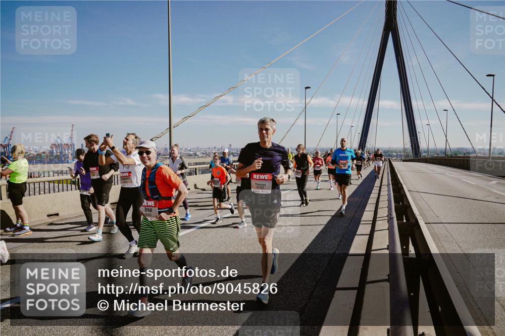 03.10.2025 - Köhlbrandbrückenlauf Michael Burmester http://msf.ph/oto/9045826 03.10.2025 12:28:16 Position 1 6069, 6743 meine-sportfotos.de