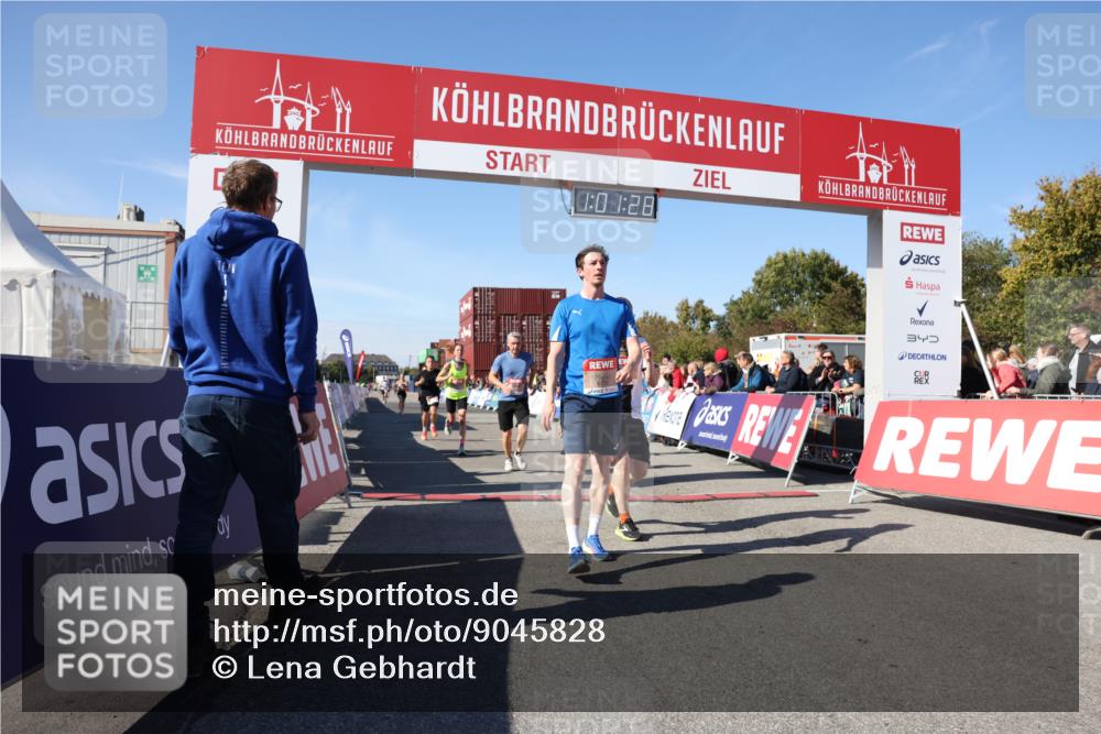 03.10.2025 - Köhlbrandbrückenlauf Lena Gebhardt http://msf.ph/oto/9045828 03.10.2025 13:01:29 Ziel 4047, 4073, 4199, 4219, 4220, 4284, 4292, 4304, 5424, 5915, 6187, 6307, 6775, 6801 meine-sportfotos.de