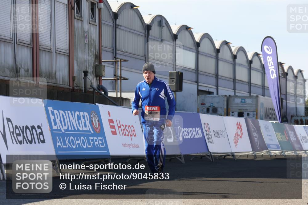 03.10.2025 - Köhlbrandbrückenlauf Luisa Fischer http://msf.ph/oto/9045833 03.10.2025 13:46:08 Ziel 7003, 9130, 4572, 5327, 5748 meine-sportfotos.de