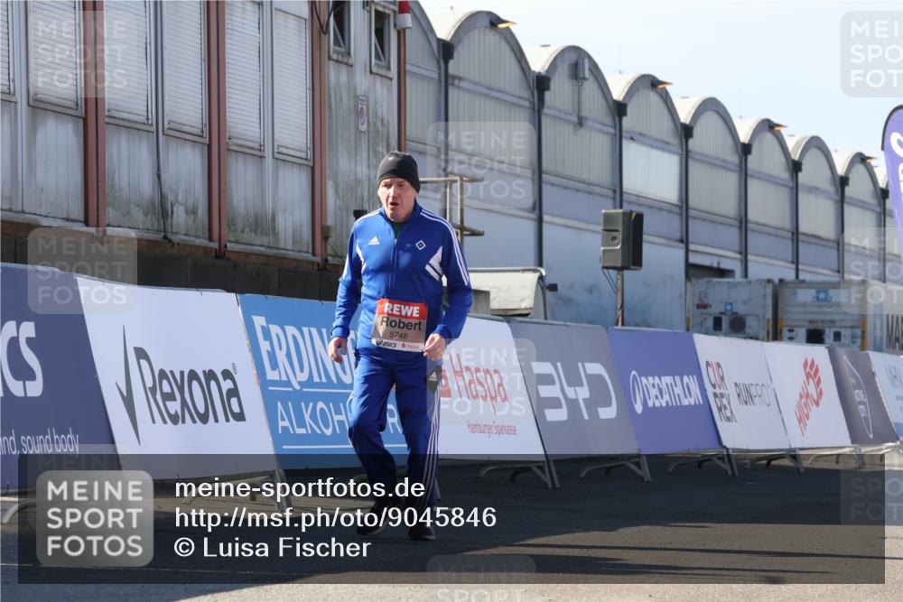 03.10.2025 - Köhlbrandbrückenlauf Luisa Fischer http://msf.ph/oto/9045846 03.10.2025 13:46:09 Ziel 7003, 9130, 9720, 4572, 5327, 5748 meine-sportfotos.de