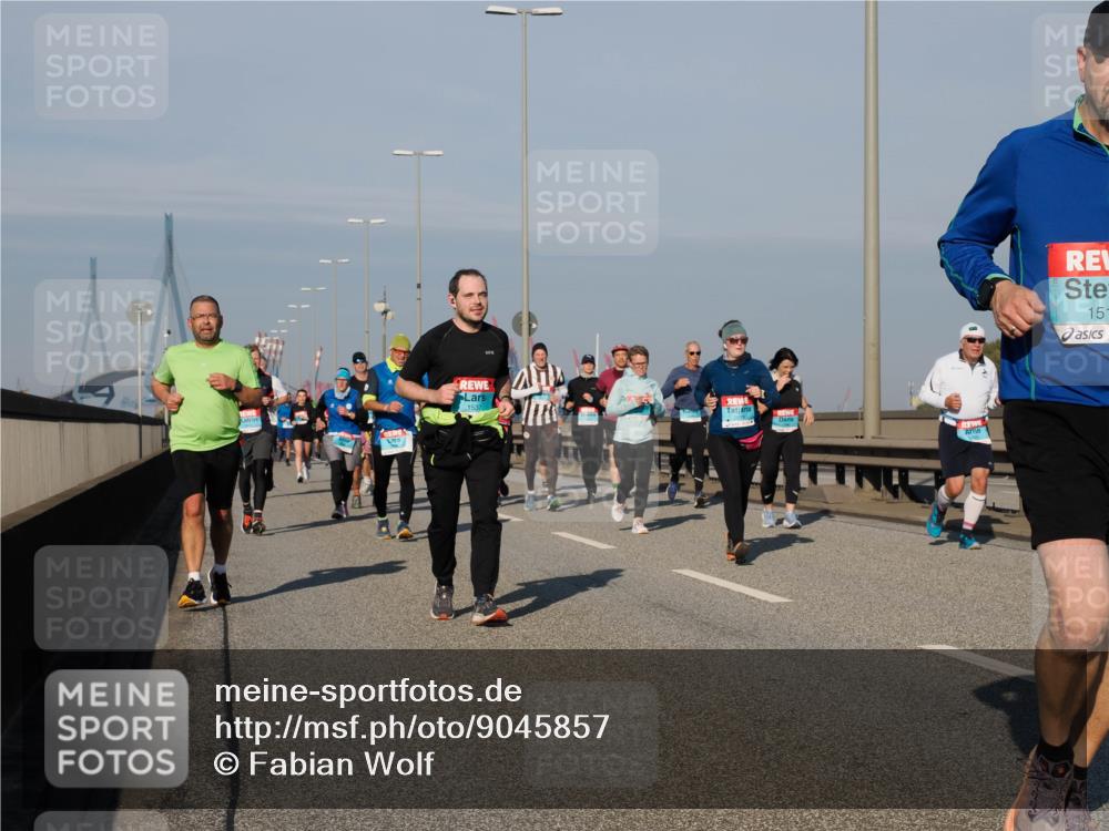 03.10.2025 - Köhlbrandbrückenlauf Fabian Wolf http://msf.ph/oto/9045857 03.10.2025 09:58:07 Position 3 1537, 15 meine-sportfotos.de