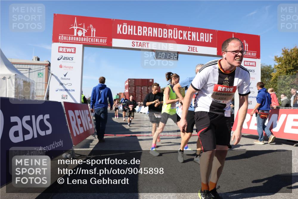 03.10.2025 - Köhlbrandbrückenlauf Lena Gebhardt http://msf.ph/oto/9045898 03.10.2025 13:01:32 Ziel 4047, 4073, 4199, 4219, 4220, 4284, 4292, 4304, 5424, 5915, 6187, 6775, 6801 meine-sportfotos.de