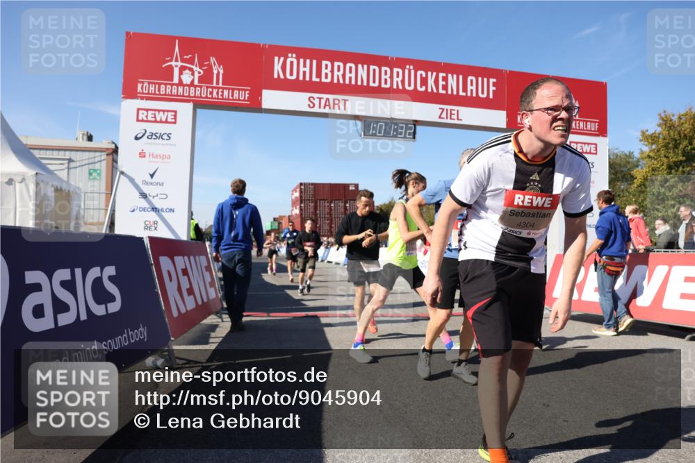 03.10.2025 - Köhlbrandbrückenlauf Lena Gebhardt http://msf.ph/oto/9045904 03.10.2025 13:01:32 Ziel 4047, 4073, 4199, 4219, 4220, 4284, 4292, 4304, 5424, 5915, 6187, 6775, 6801 meine-sportfotos.de
