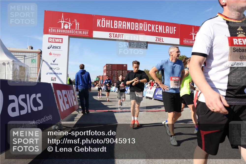 03.10.2025 - Köhlbrandbrückenlauf Lena Gebhardt http://msf.ph/oto/9045913 03.10.2025 13:01:33 Ziel 4047, 4073, 4199, 4219, 4220, 4284, 4292, 4304, 5424, 6187, 6775, 6801 meine-sportfotos.de