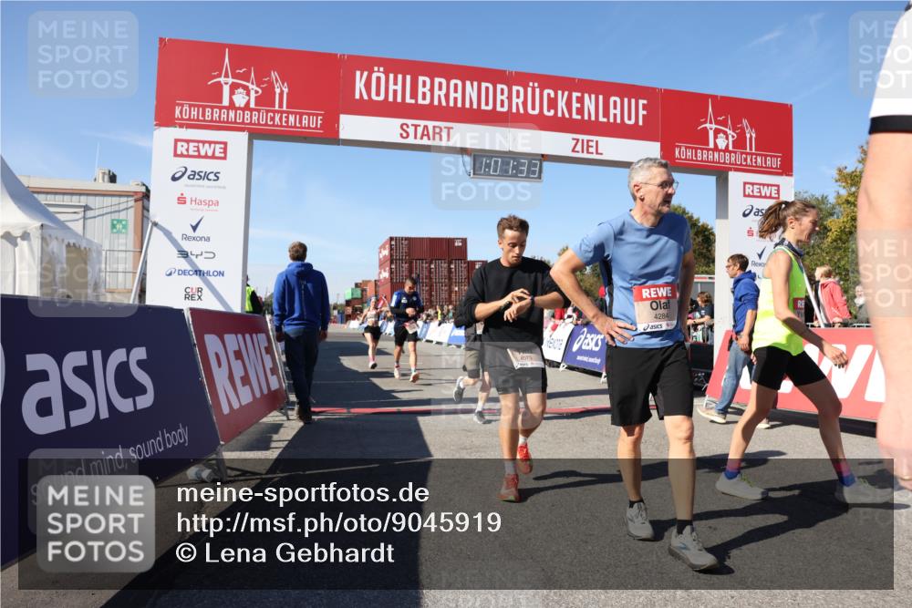 03.10.2025 - Köhlbrandbrückenlauf Lena Gebhardt http://msf.ph/oto/9045919 03.10.2025 13:01:33 Ziel 4047, 4073, 4199, 4219, 4220, 4284, 4292, 4304, 5424, 6187, 6775, 6801 meine-sportfotos.de