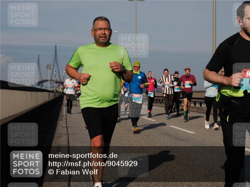 03.10.2025 - Köhlbrandbrückenlauf Fabian Wolf http://msf.ph/oto/9045929 03.10.2025 09:58:10 Position 3  meine-sportfotos.de