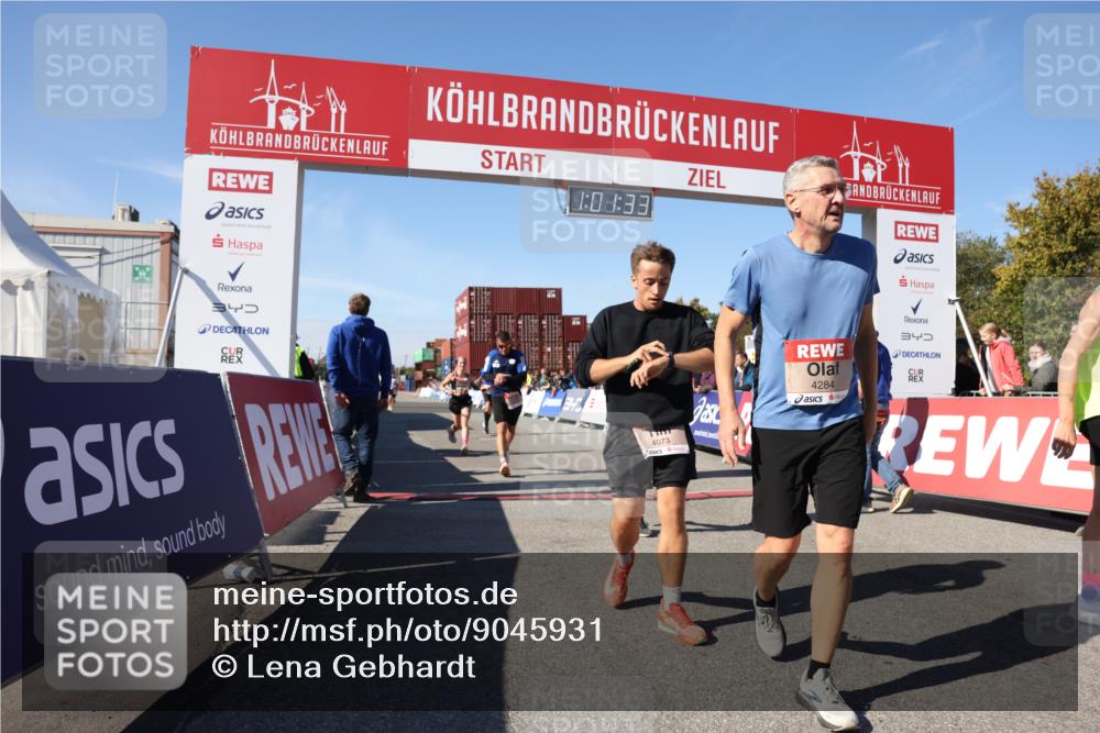 03.10.2025 - Köhlbrandbrückenlauf Lena Gebhardt http://msf.ph/oto/9045931 03.10.2025 13:01:33 Ziel 4047, 4073, 4199, 4219, 4220, 4284, 4292, 4304, 5424, 6187, 6775, 6801 meine-sportfotos.de