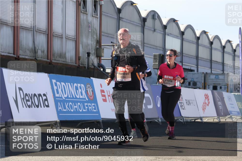 03.10.2025 - Köhlbrandbrückenlauf Luisa Fischer http://msf.ph/oto/9045932 03.10.2025 13:46:46 Ziel 5275, 5388, 5759 meine-sportfotos.de