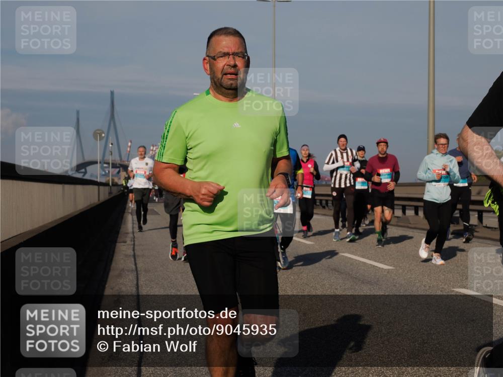 03.10.2025 - Köhlbrandbrückenlauf Fabian Wolf http://msf.ph/oto/9045935 03.10.2025 09:58:10 Position 3  meine-sportfotos.de