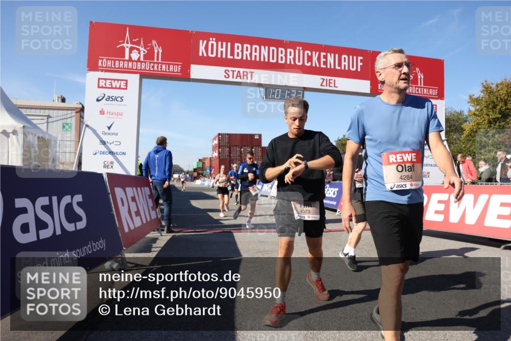 03.10.2025 - Köhlbrandbrückenlauf Lena Gebhardt http://msf.ph/oto/9045950 03.10.2025 13:01:34 Ziel 4047, 4073, 4199, 4219, 4220, 4257, 4284, 4292, 4304, 5424, 6187, 6775, 6801 meine-sportfotos.de