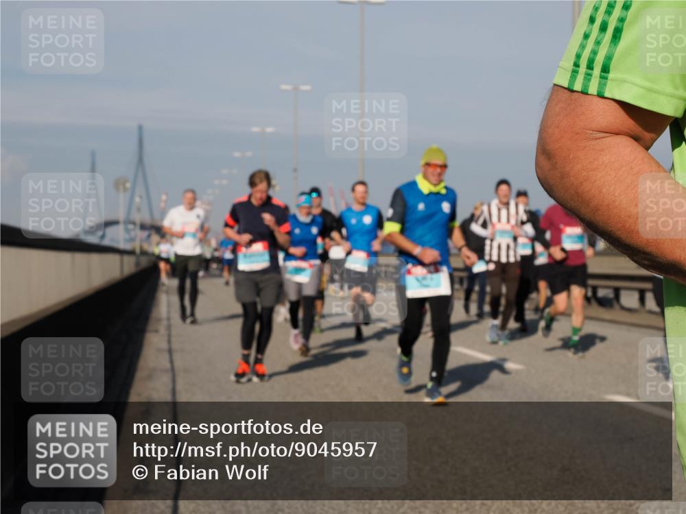 03.10.2025 - Köhlbrandbrückenlauf Fabian Wolf http://msf.ph/oto/9045957 03.10.2025 09:58:11 Position 3  meine-sportfotos.de
