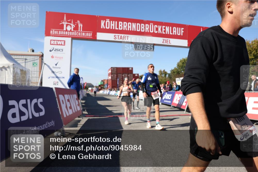 03.10.2025 - Köhlbrandbrückenlauf Lena Gebhardt http://msf.ph/oto/9045984 03.10.2025 13:01:35 Ziel 4047, 4073, 4199, 4219, 4220, 4257, 4284, 4292, 4304, 5424, 6775, 6801 meine-sportfotos.de