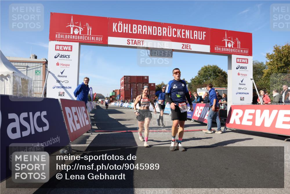 03.10.2025 - Köhlbrandbrückenlauf Lena Gebhardt http://msf.ph/oto/9045989 03.10.2025 13:01:36 Ziel 4047, 4073, 4219, 4220, 4257, 4284, 4292, 4304, 5424, 6775, 6801 meine-sportfotos.de