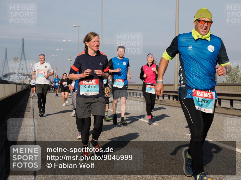 03.10.2025 - Köhlbrandbrückenlauf Fabian Wolf http://msf.ph/oto/9045999 03.10.2025 09:58:13 Position 3 24, 2813, 3751, 956 meine-sportfotos.de