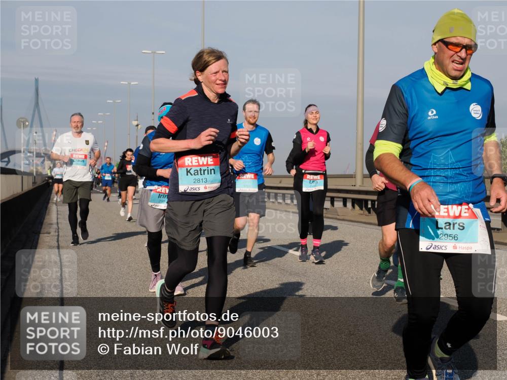 03.10.2025 - Köhlbrandbrückenlauf Fabian Wolf http://msf.ph/oto/9046003 03.10.2025 09:58:13 Position 3 24, 2813, 3751, 2954, 2956 meine-sportfotos.de