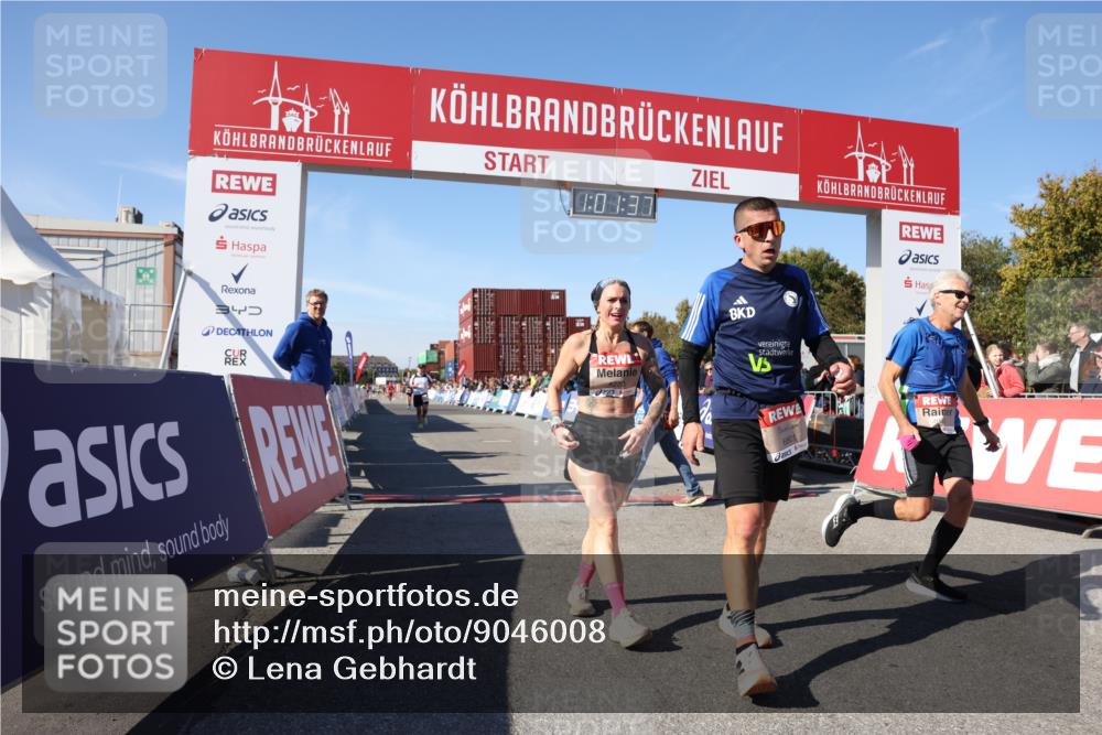 03.10.2025 - Köhlbrandbrückenlauf Lena Gebhardt http://msf.ph/oto/9046008 03.10.2025 13:01:37 Ziel 4047, 4073, 4219, 4220, 4257, 4284, 4292, 4304, 5424, 6775, 6801 meine-sportfotos.de