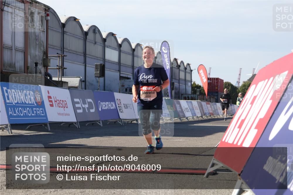 03.10.2025 - Köhlbrandbrückenlauf Luisa Fischer http://msf.ph/oto/9046009 03.10.2025 13:46:57 Ziel 7034, 5275, 5295, 5372, 5388, 5759, 6558 meine-sportfotos.de