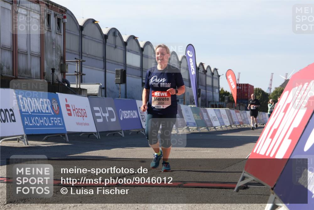 03.10.2025 - Köhlbrandbrückenlauf Luisa Fischer http://msf.ph/oto/9046012 03.10.2025 13:46:57 Ziel 7034, 5275, 5295, 5372, 5388, 5759, 6558 meine-sportfotos.de
