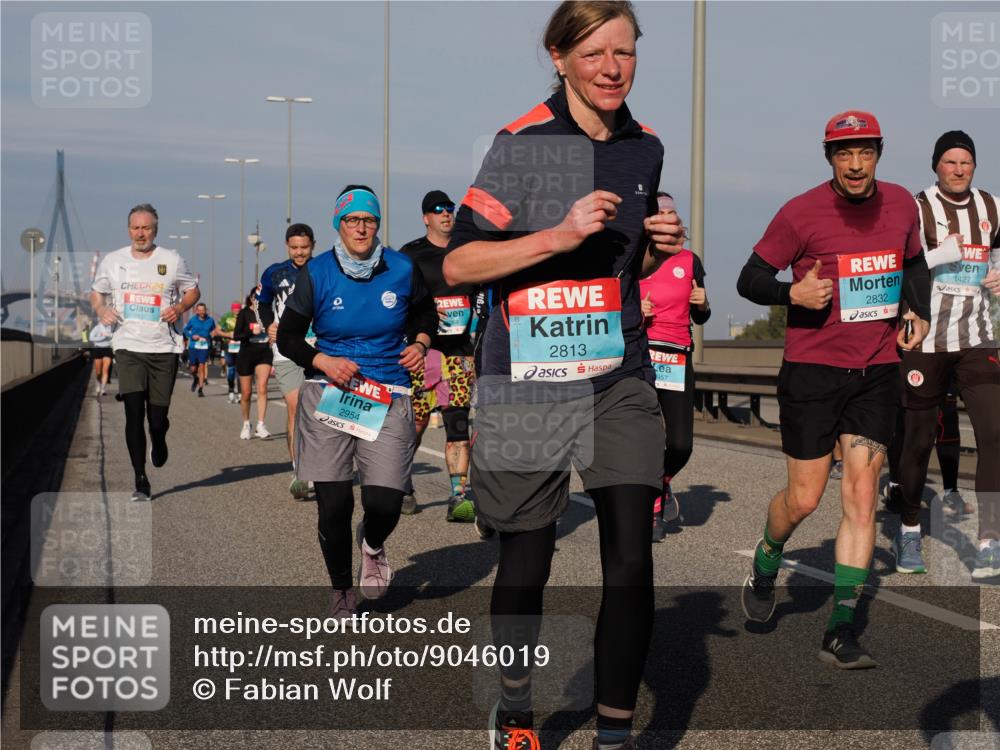 03.10.2025 - Köhlbrandbrückenlauf Fabian Wolf http://msf.ph/oto/9046019 03.10.2025 09:58:13 Position 3 24, 2954, 2813, 957, 2832, 1427 meine-sportfotos.de