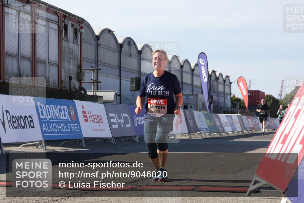 03.10.2025 - Köhlbrandbrückenlauf Luisa Fischer http://msf.ph/oto/9046020 03.10.2025 13:46:57 Ziel 7034, 5275, 5295, 5372, 5388, 5759, 6558 meine-sportfotos.de