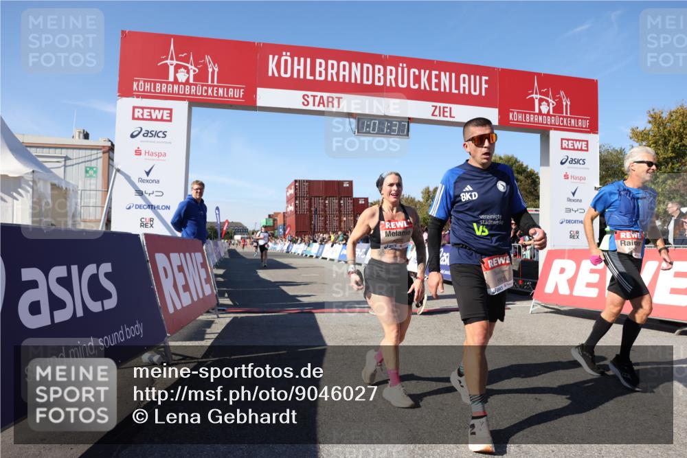 03.10.2025 - Köhlbrandbrückenlauf Lena Gebhardt http://msf.ph/oto/9046027 03.10.2025 13:01:37 Ziel 4047, 4073, 4219, 4220, 4257, 4284, 4292, 4304, 5424, 6775, 6801 meine-sportfotos.de