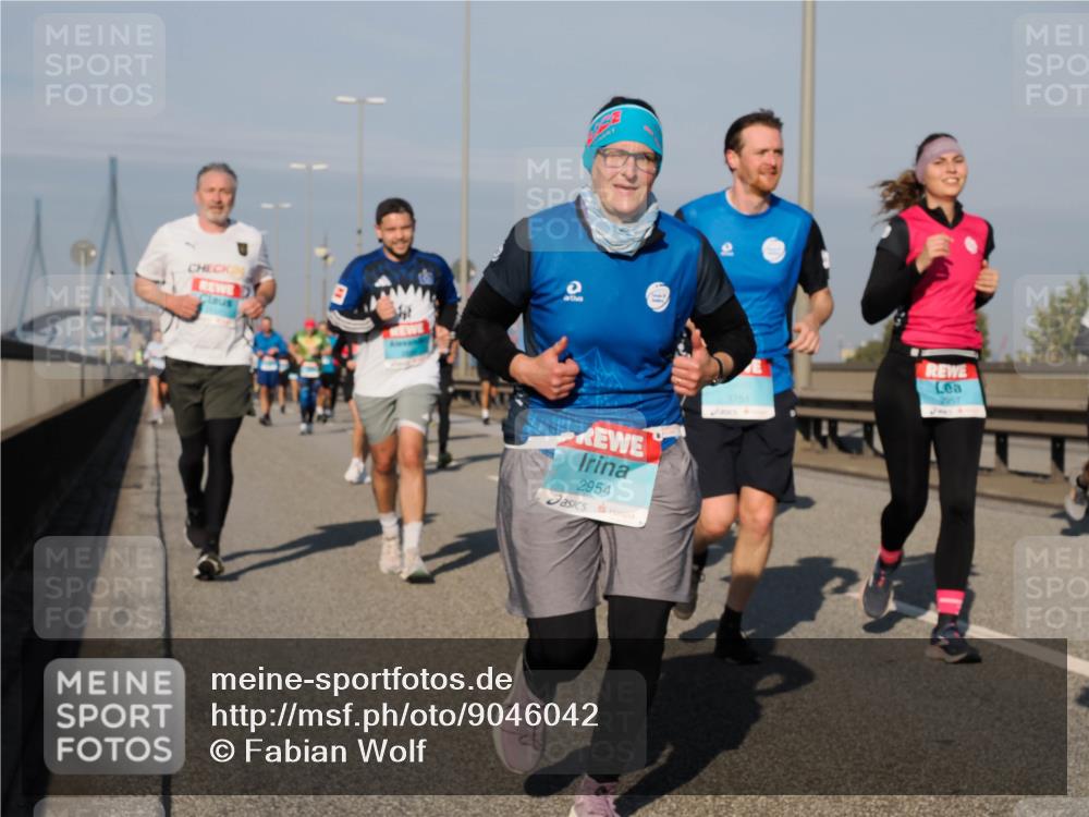 03.10.2025 - Köhlbrandbrückenlauf Fabian Wolf http://msf.ph/oto/9046042 03.10.2025 09:58:14 Position 3 2954, 2957 meine-sportfotos.de