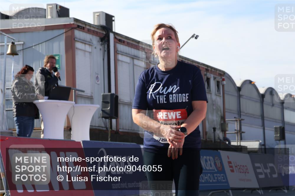03.10.2025 - Köhlbrandbrückenlauf Luisa Fischer http://msf.ph/oto/9046055 03.10.2025 13:47:00 Ziel 7034, 5275, 5295, 5372, 5388, 6558 meine-sportfotos.de