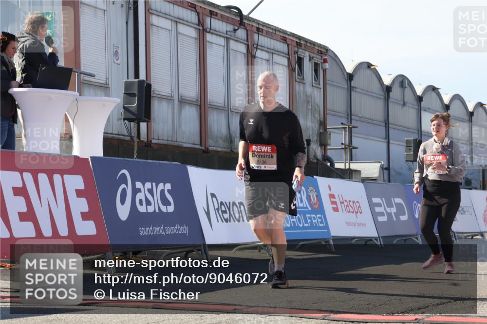 03.10.2025 - Köhlbrandbrückenlauf Luisa Fischer http://msf.ph/oto/9046072 03.10.2025 13:47:09 Ziel 7015, 5136, 5635, 5636, 6073, 6558 meine-sportfotos.de