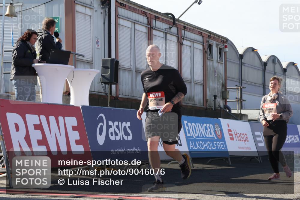 03.10.2025 - Köhlbrandbrückenlauf Luisa Fischer http://msf.ph/oto/9046076 03.10.2025 13:47:09 Ziel 7015, 5136, 5635, 5636, 6073, 6558 meine-sportfotos.de