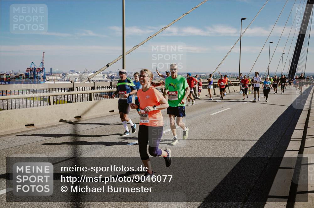 03.10.2025 - Köhlbrandbrückenlauf Michael Burmester http://msf.ph/oto/9046077 03.10.2025 12:28:33 Position 1  meine-sportfotos.de