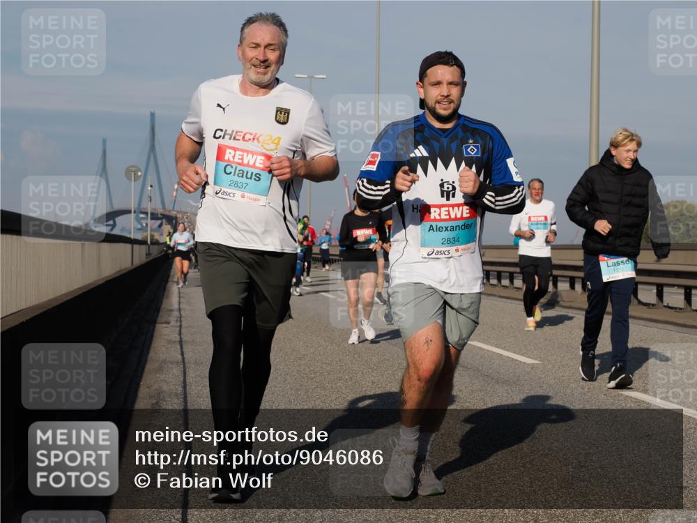 03.10.2025 - Köhlbrandbrückenlauf Fabian Wolf http://msf.ph/oto/9046086 03.10.2025 09:58:16 Position 3 2837, 2834, 1372 meine-sportfotos.de